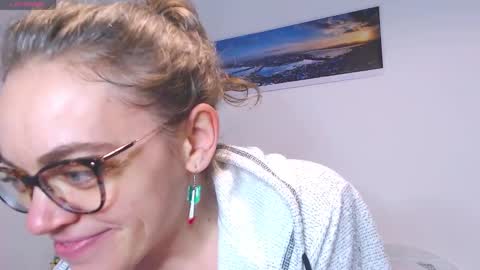 Snapshot of sandra10031989 chatting on January 2, 7:40 pm Sandra online show from January 2, 7:40 pm