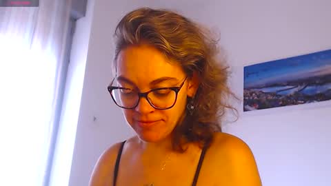 Snapshot of sandra10031989 chatting on October 22, 1:11 pm Sandra online show from October 22, 1:11 pm