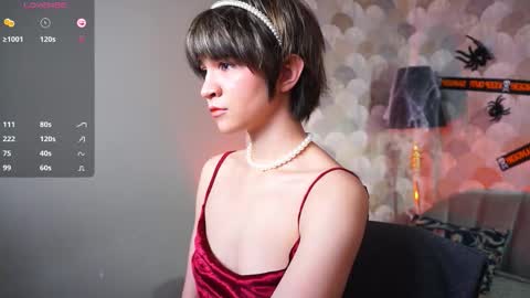 Snapshot of sandzu_ chatting on November 1, 8:44 pm Viola online show from November 1, 8:44 pm