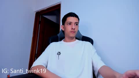 Snapshot of santi_twink19 chatting on February 14, 12:25 pm santi_twink19 online show from February 14, 12:25 pm