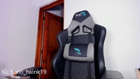 Snapshot of santi_twink19 chatting on February 15, 2:26 am santi_twink19 online show from February 15, 2:26 am