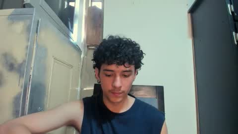 Snapshot of santi_twink19 chatting on November 10, 7:57 pm santi_twink19 online show from November 10, 7:57 pm