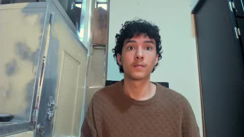 Snapshot of santi_twink19 chatting on November 12, 8:19 pm santi_twink19 online show from November 12, 8:19 pm