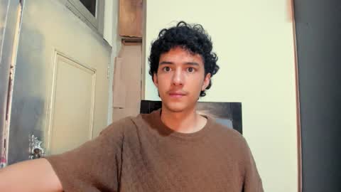 Snapshot of santi_twink19 chatting on November 13, 8:24 am santi_twink19 online show from November 13, 8:24 am