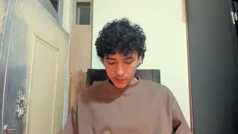 Snapshot of santi_twink19 chatting on November 29, 5:43 am santi_twink19 online show from November 29, 5:43 am