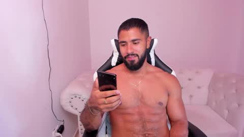 santiago_huntt online show from February 20, 8:47 pm