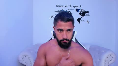 santiago_huntt online show from September 17, 9:05 pm