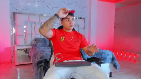 Santi Reyes online show from September 19, 4:03 am