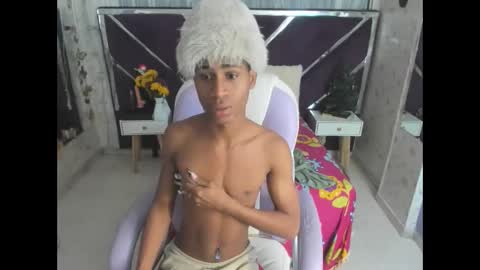 santy online show from November 19, 2:11 am