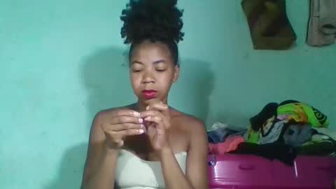 Snapshot of sanyah0123 chatting on November 10, 7:29 am sanyah0123 online show from November 10, 7:29 am