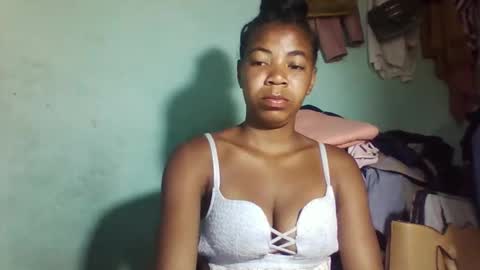 Snapshot of sanyah0123 chatting on November 15, 11:32 pm sanyah0123 online show from November 15, 11:32 pm