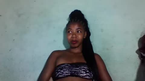 Snapshot of sanyah0123 chatting on November 25, 2:17 pm sanyah0123 online show from November 25, 2:17 pm