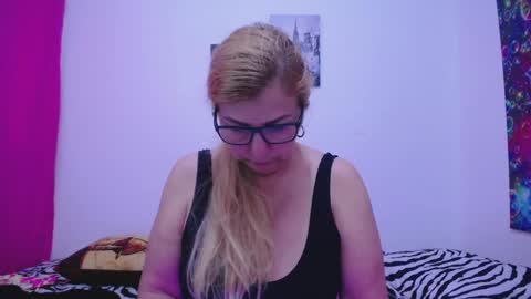 sara online show from December 30, 3:02 pm