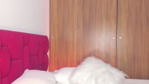 Snapshot of sara_699 chatting on February 5, 3:31 pm Sara online show from February 5, 3:31 pm