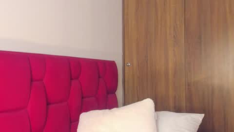 Snapshot of sara_699 chatting on February 13, 2:09 pm Sara online show from February 13, 2:09 pm