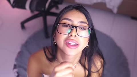 Sara  online show from February 18, 3:54 pm