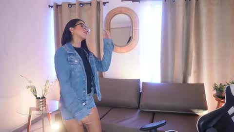 Sara  online show from February 24, 4:15 pm