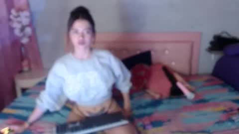 Snapshot of sara_jhons22 chatting on December 18, 1:22 am sara_jhons22 online show from December 18, 1:22 am