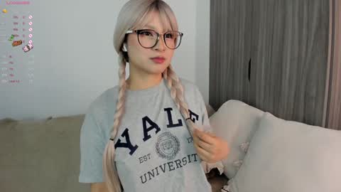 Sara  new account  give me thomb up  Follow me   help me reach 15k followers again   online show from January 15, 1:02 am