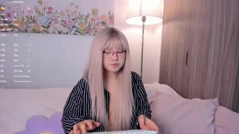 Sara  new account  give me thomb up  Follow me   help me reach 15k followers again   online show from September 13, 11:26 pm