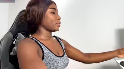 Sara online show from December 10, 11:30 pm