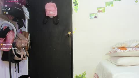 Snapshot of sara_ramirez0 chatting on January 31, 11:13 pm sara_ramirez0 online show from January 31, 11:13 pm