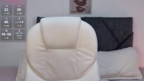 sara  online show from October 14, 12:17 pm