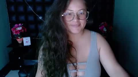 sara_thonson_ online show from December 27, 7:08 am