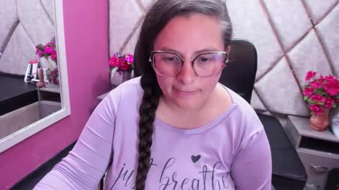 sara_thonson_ online show from October 2, 4:41 am