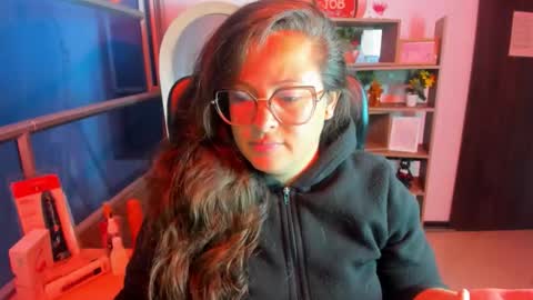 sara_thonson_ online show from November 9, 3:16 am