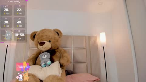 Sara Miller  online show from January 23, 11:47 pm