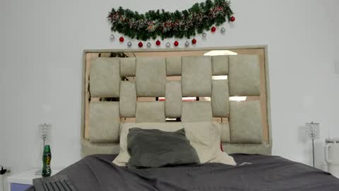 sara online show from December 14, 9:18 am