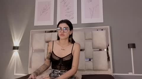 sara online show from November 15, 3:04 am