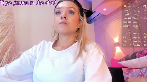 SaraAvila  online show from December 22, 3:00 am