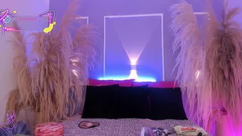 SaraAvila  online show from September 19, 10:10 pm