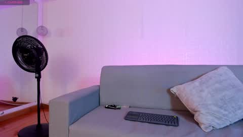 Sara  Everyday From 1430 to 2130 Col Time online show from December 6, 12:45 am