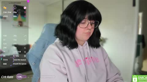 Snapshot of sarah_e_xx chatting on February 12, 9:43 pm Sarah online show from February 12, 9:43 pm