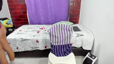 Snapshot of sarah_fox20 chatting on January 25, 5:51 am Sarah online show from January 25, 5:51 am