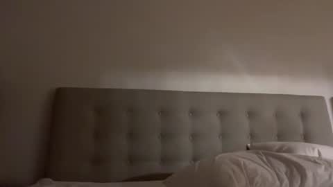 Snapshot of sarah_heart_aus chatting on February 8, 9:35 am Sarah Heart Aus online show from February 8, 9:35 am