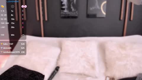     online show from February 10, 6:24 pm