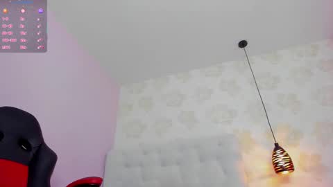 SARAH KEYS  online show from November 22, 3:16 am