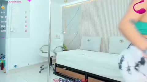 sarah online show from March 12, 6:00 pm