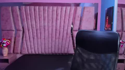 Snapshot of sarah_sweett_ chatting on January 20, 1:53 pm Sarah online show from January 20, 1:53 pm