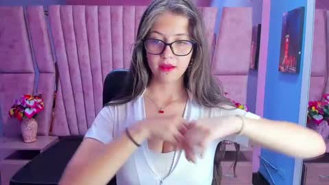 Snapshot of sarah_sweett_ chatting on January 28, 6:28 pm Sarah online show from January 28, 6:28 pm