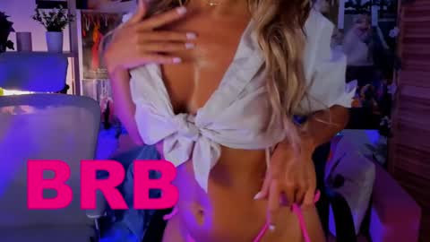 Snapshot of sarahholly chatting on January 2, 10:48 am Divine Sarah NONUDE model online show from January 2, 10:48 am