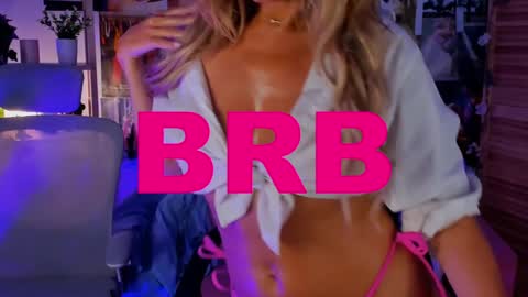 Snapshot of sarahholly chatting on January 27, 11:00 am Divine Sarah NONUDE model online show from January 27, 11:00 am