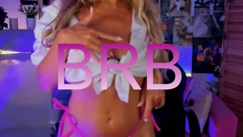 Snapshot of sarahholly chatting on March 6, 11:47 am Divine Sarah NONUDE model online show from March 6, 11:47 am