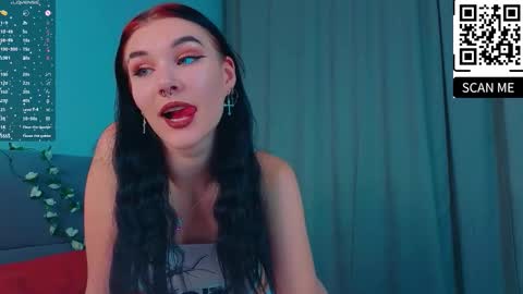 Sarah  online show from October 4, 9:13 pm