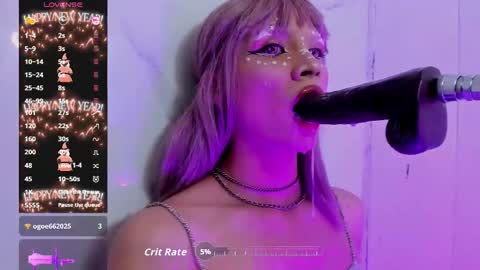 Snapshot of sarahi_camila chatting on November 23, 6:13 am online show from November 23, 6:13 am