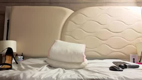 Sarah online show from October 1, 11:55 pm